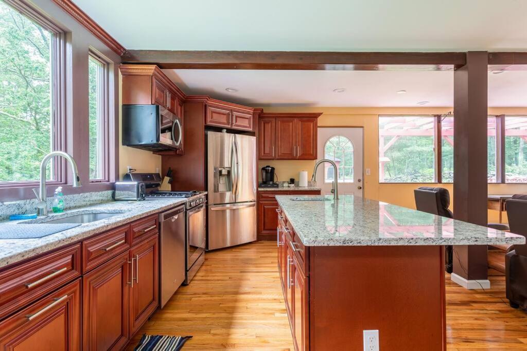 Sunset Estate In The Catskills Монтиселло Экстерьер фото
